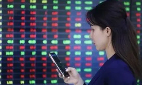 Ngân hàng hạ lãi suất, chứng khoán lập tức phản ứng