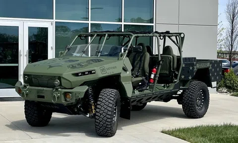 Xe cơ động bộ binh Mỹ M1301 được bán đấu giá