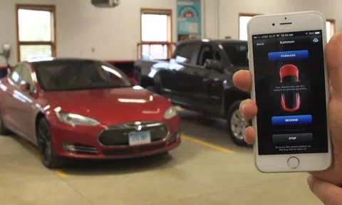 Mỹ khép lại điều tra tính năng điều khiển từ xa của Tesla