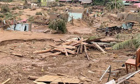 Hàng ngàn hộ dân bị thiệt hại do mưa bão vẫn chưa được nhận tiền hỗ trợ