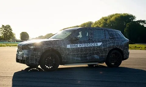 BMW iX5 chạy bằng hydro, nạp nhiên liệu 5 phút, chạy tối đa 750 km