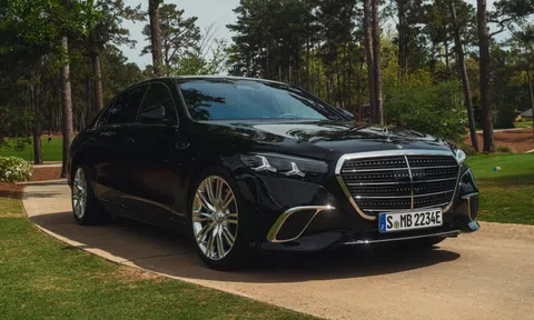 Huyền thoại làng golf được tặng chiếc Mercedes-Benz S-Class hàng thửa