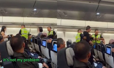 Nam hành khách bị đuổi khỏi máy bay vì sàm sỡ nữ tiếp viên