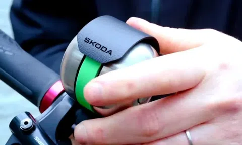 Khắc tinh của tai nghe chống ồn