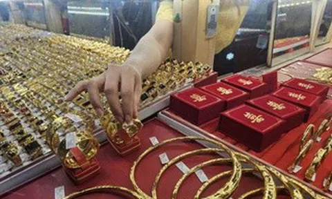 Sáng 15-4, giá vàng miếng SJC và vàng nhẫn tăng tới 2,5 triệu đồng mỗi lượng