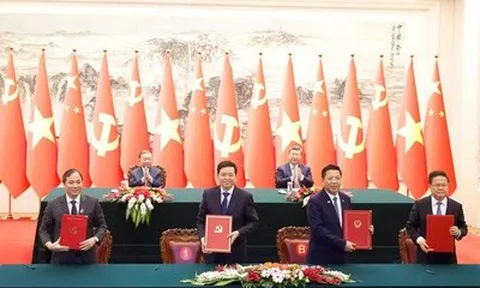 Việt Nam và Trung Quốc ký kết nhiều văn kiện hợp tác chiến lược