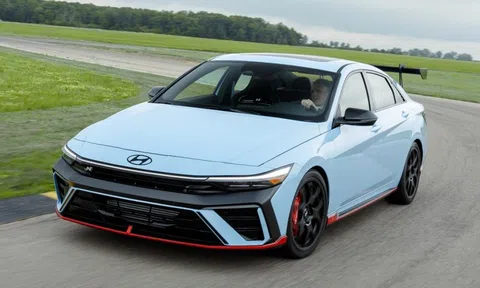Sedan hiệu năng cao Hyundai Elantra N TCR Edition giá 40.000 USD