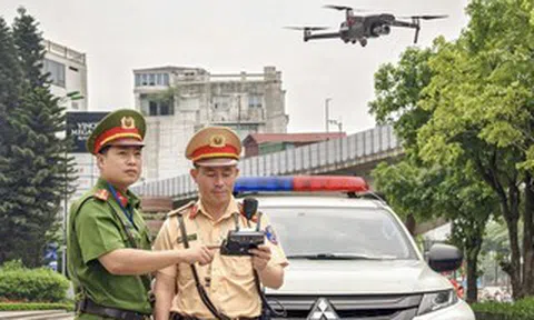 CSGT bay flycam, camera AI bắt lỗi loạt tài xế dừng đỗ xe sai quy định