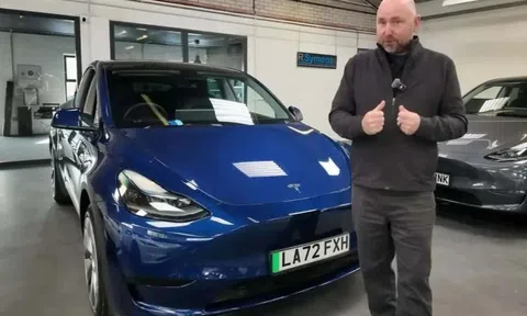 Bất ngờ ở chiếc xe điện Tesla chạy taxi được sạc nhanh liên tục