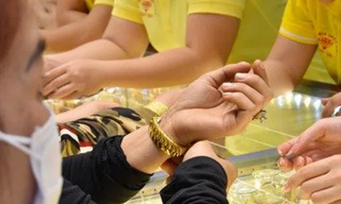 Giá vàng hôm nay, 21-4: Lại tăng vọt