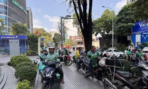 Grab bất ngờ tăng phí dịch vụ từ ngày 28-4