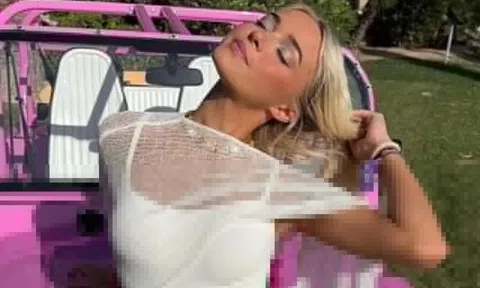 Bộ ảnh nội y khiến cổ phiếu Victoria’s Secret giảm mạnh