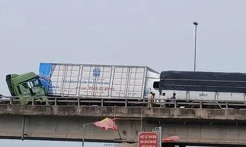 Tai nạn liên hoàn 4 ô tô trên Quốc lộ 1 qua Gia Lai, giao thông tê liệt nhiều giờ