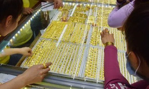 Giá vàng hôm nay, 25-4: Bật tăng trở lại