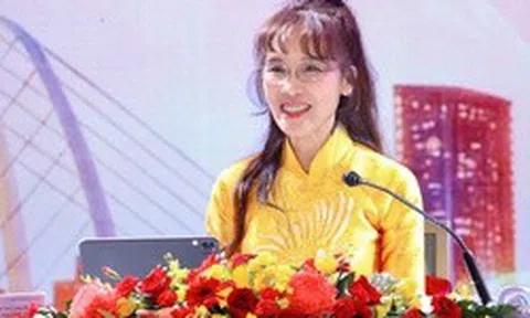 VIDEO: Tỉ phú Nguyễn Thị Phương Thảo kể chuyện hồi sinh ngân hàng Đông Á thành Vikki Bank