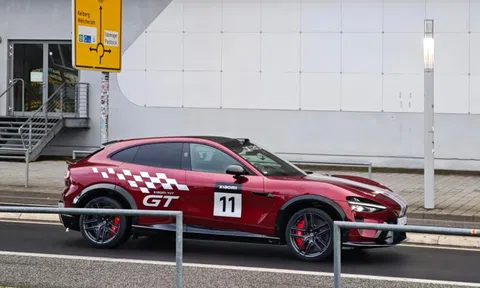 Chốt thời điểm ra mắt siêu xe điện Xiaomi YU7 GT