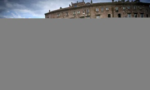 Bán ế, xe điện này được đại lý giảm gần nửa giá