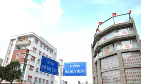 Hình ảnh rực rỡ cờ hoa chào mừng Lễ 30-4 và sự kiện lên thành phố trực thuộc Trung ương ở Đồng Nai