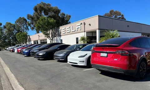 Doanh số Tesla tại California giảm mạnh