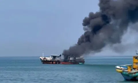 Tìm thấy thi thể thợ hàn mất tích trong vụ nổ tàu dầu trên biển Liên Hương