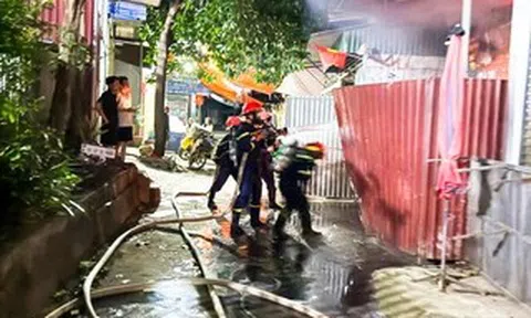 Phát hiện 2 thi thể trong nhà vệ sinh sau khi dập tắt đám cháy