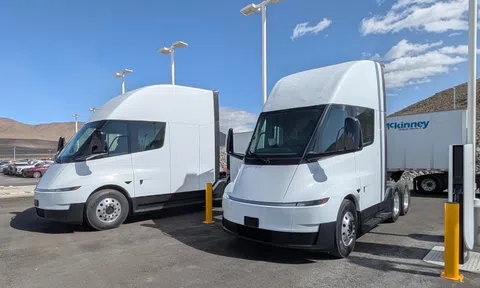 Sau 7 năm trễ hẹn, Tesla Semi đã được sản xuất hàng loạt