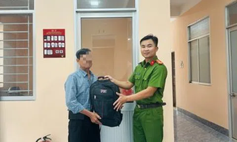 Người đàn ông ở Tây Ninh nhặt được balô chứa nhiều vàng, tiền
