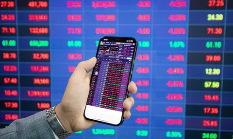 VN-Index áp sát đỉnh 1.900 điểm, cơ hội đang nằm ở nhóm cổ phiếu nào?