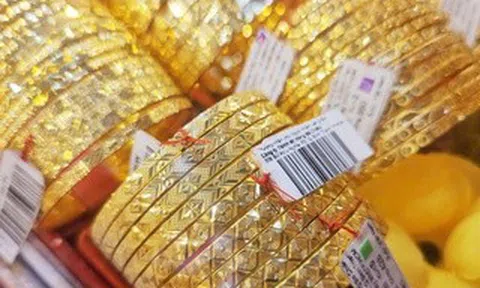 Giá vàng miếng SJC và vàng nhẫn lao dốc, xuống thấp nhất trong 3 tháng qua