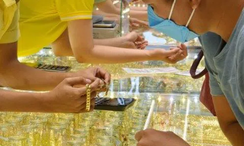 Giá vàng hôm nay 5-5: Sụt giảm rất mạnh