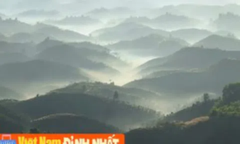 Việt Nam có một ngọn đồi tên buồn mà cảnh đẹp muốn khóc, biển mây chỉ xuất hiện đúng 1 tiếng, giá vé 70.000 đồng
