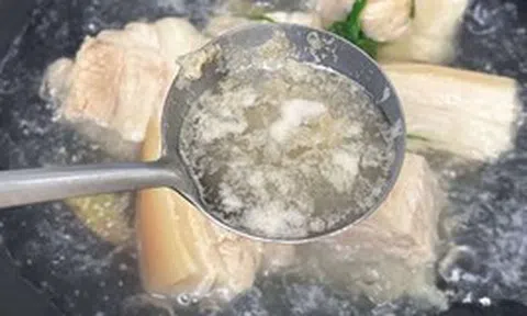 Khi luộc thịt, có nên vớt lớp bọt nổi lên không? Cuối cùng tôi đã biết câu trả lời, trước giờ toàn làm sai!