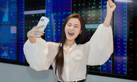 VN-Index vượt đỉnh lịch sử