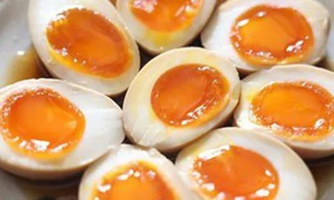 Người đàn ông 35 tuổi ăn 50 quả trứng lòng đào trong nửa tháng để kiểm soát cân nặng: Bác sĩ cảnh báo!
