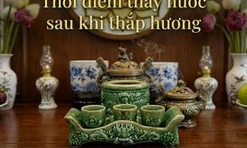 Thời điểm thay nước trên bàn thờ