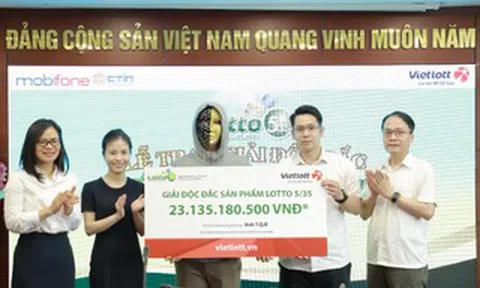 Một nhân viên ngân hàng mất ngủ khi nhận được tin trúng số Vietlott hơn 23 tỉ đồng