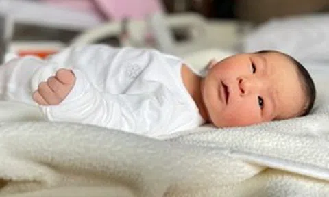 Một bà mẹ bàng hoàng khi biết mình có con đẻ vừa sinh năm ngoái mà không hề hay biết