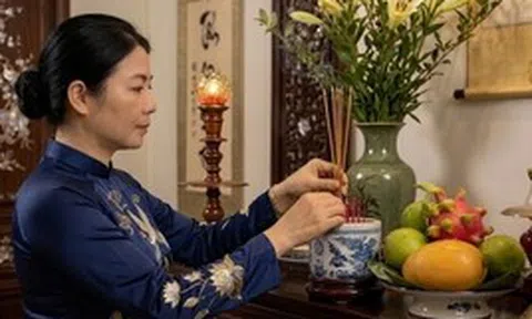 Thắp hương xong nên hạ 4 thứ này