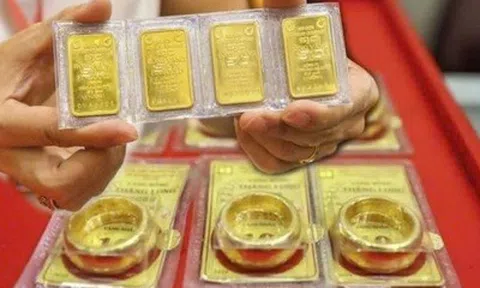Giá vàng chiều nay (11/5): Vàng miếng SJC và nhẫn lao dốc, "bốc hơi" 2,3 triệu đồng/lượng