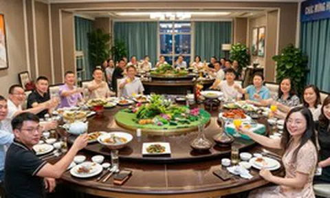 Sau buổi họp lớp, cô bạn kế toán nhắn dòng tin mà đọc xong, tôi đơ cả người: Một hiểu lầm tai hại đã phá hỏng mong ước tái hợp