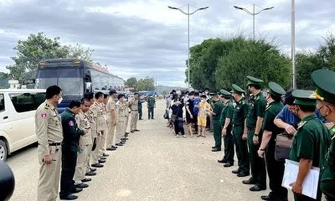 Cảnh giác trước lời mời chào ra nước ngoài "việc nhẹ lương cao"