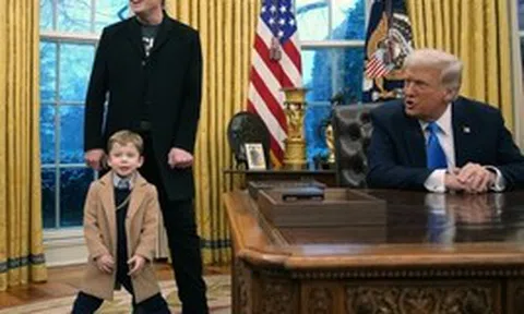 "Quý tử" X Æ A-Xii nhà Elon Musk siêu hot những ngày gần đây cũng từng gây náo loạn Phòng Bầu dục khi chỉ mới 4 tuổi