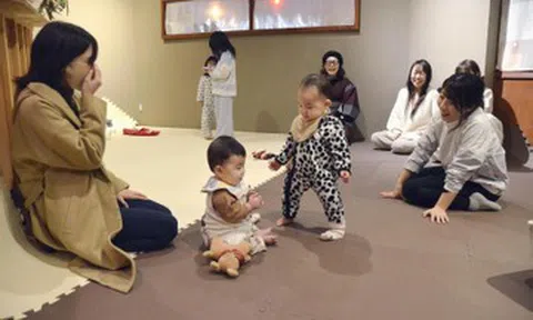 Quán cà phê mở cửa thâu đêm dành cho các mẹ bỉm gây chú ý