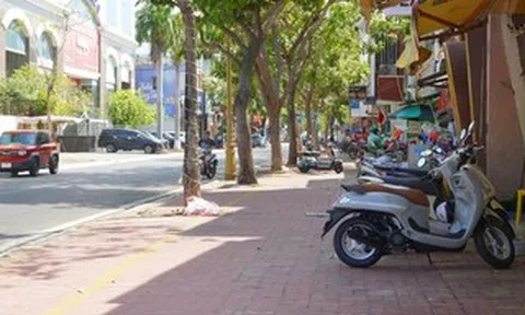 TPHCM: Sau sáp nhập, hồ sơ xin cấp phép sử dụng vỉa hè tăng hơn 200%