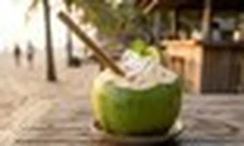 Khuyến cáo khi uống nước dừa trong những ngày hè