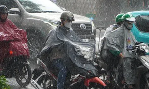 TPHCM bất ngờ có mưa từ sáng sớm, dự báo có mưa đá trong những ngày tới