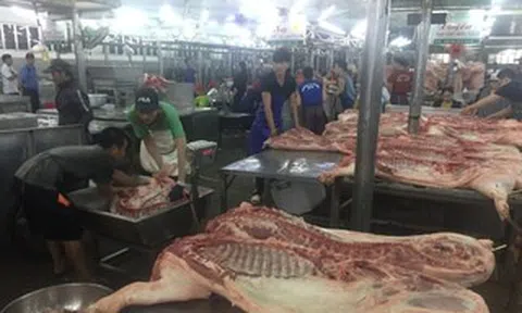 Giá heo hơi hôm nay 23-5: Chợ đầu mối có giá mới