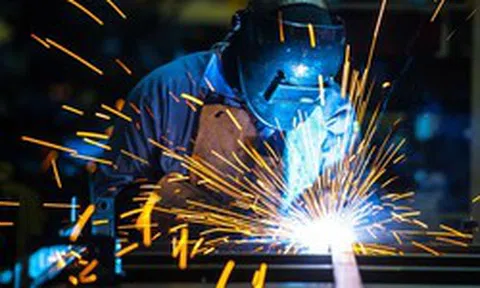 Một cổ phiếu ngành thép tăng trần lên cao nhất 2 năm