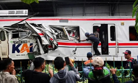 Indonesia xác định vụ 2 đoàn tàu đâm nhau - xe VinFast không gặp lỗi