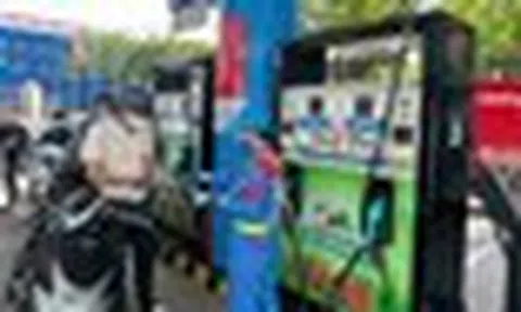 Có cần rút hết xăng A95 trước khi đổ E10?